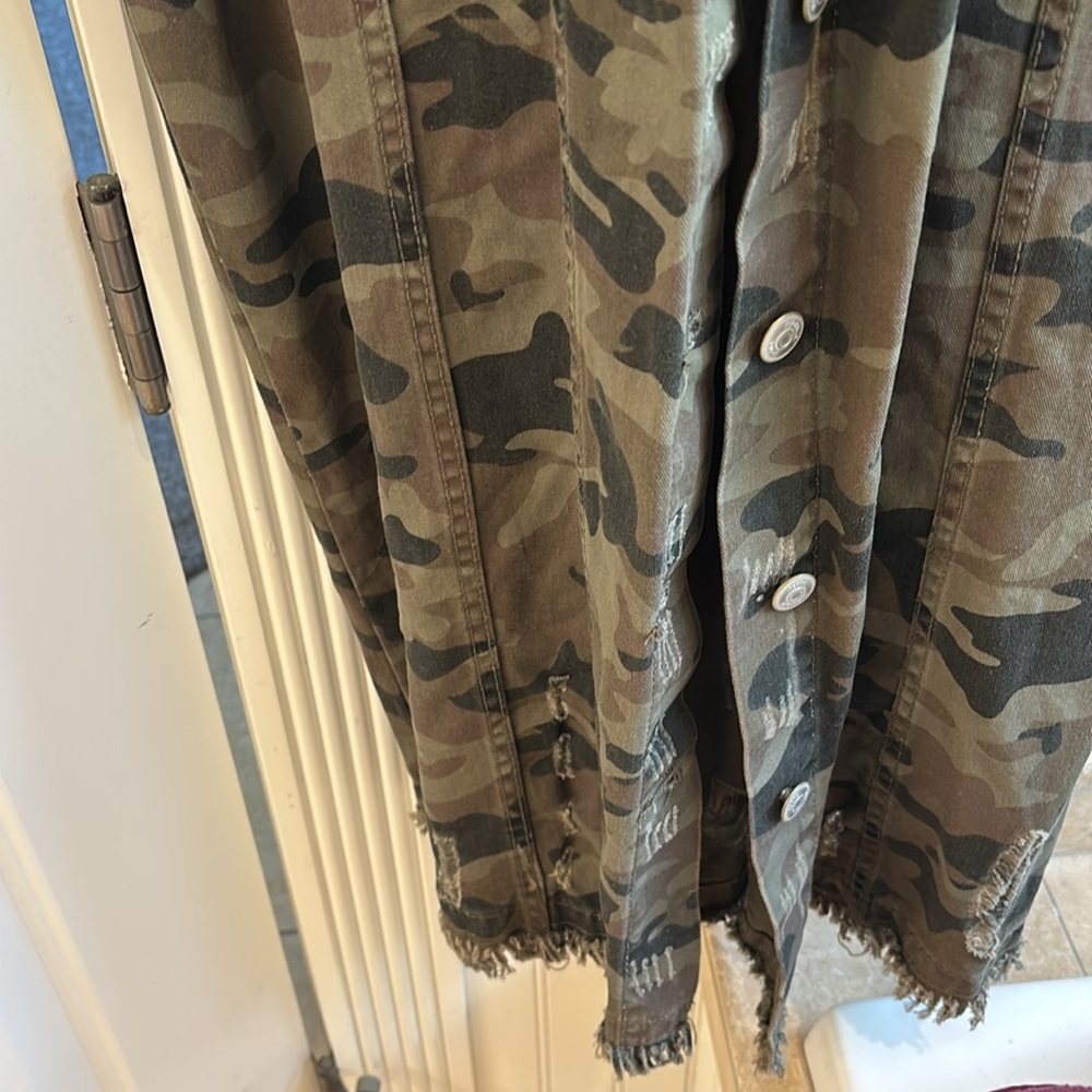 Distressed camo jacket - Picture 5 of 7